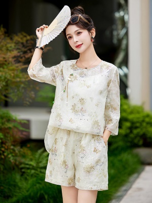 新中式刺绣短裤套装女2025夏季新款宽松轻薄透气慵懒松弛感两件套