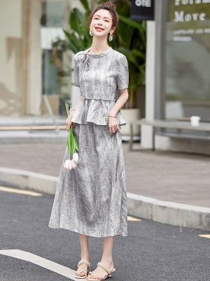 薄款小香风套装女2025夏装新款年轻洋气时尚天丝透气半身裙两件套