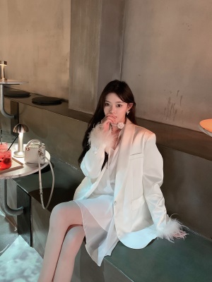 ByYou 秋冬新款喇叭袖翻领白色衬衫连衣裙收腰短裙含吊带裙两件套