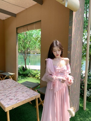 ByYou夏季粉色法式吊带V领连衣裙女收腰显瘦中长款雪纺裙子仙女裙