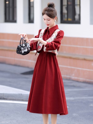 时尚酒红色衬衫连衣裙女2025新款秋冬装新中式盘扣国风两件套长裙
