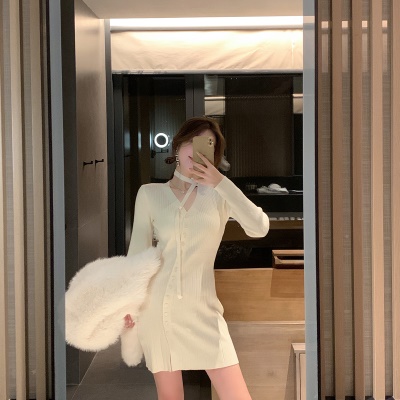 ByYou 2025春季纯欲v领白色兔绒织连衣裙收腰性感开叉内搭毛衣裙