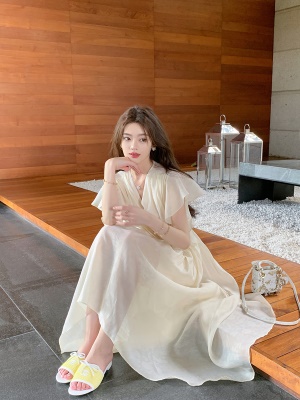 ByYou夏季新款气质蝴蝶袖杏色V领天丝连衣裙收腰显瘦仙气长款裙子