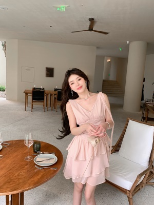 ByYou 夏季气质高级感仿真丝V领连衣裙女收腰显瘦纯欲蛋糕裙短裙