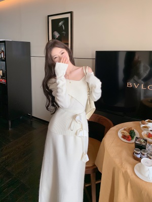 ByYou 冬季新款狐狸绒白色高腰针织半身裙修身长款过膝加厚毛衣裙