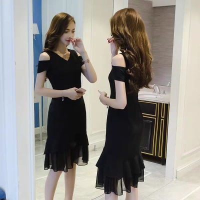 裙子女夏V领短袖鱼尾包臀连衣裙夏法式赫本风气质修身露肩小黑裙