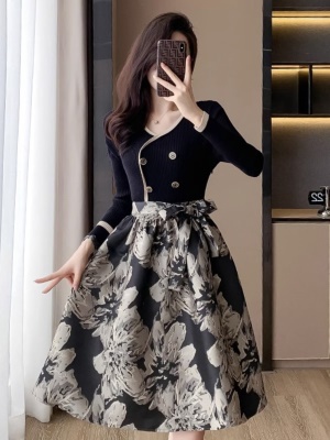 赫本风小黑裙连衣裙秋天冬季新款修身显瘦小礼服高定气质法式长裙