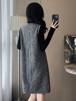 小香风背心连衣裙女2025新款秋冬高级感轻奢重工V领套装裙两件套