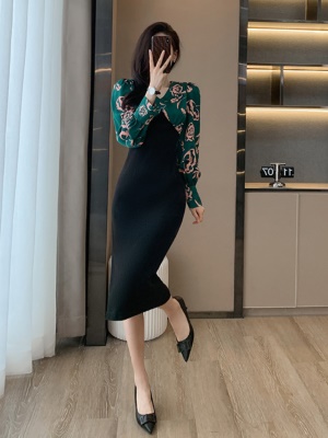 小香风长袖连衣裙女秋季新款收腰显瘦高级感气质v领包臀中长裙子