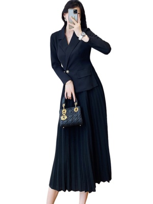秋季新款高级感黑色长袖西装连衣裙职业显瘦收腰假两件百褶长裙子