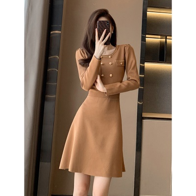 秋冬新款轻奢名媛小香风连衣裙女中长款显瘦打底针织配大衣的内搭