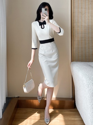 早秋新款正式场合连衣裙女气质时尚包臀裙子主持人上镜职业正装裙