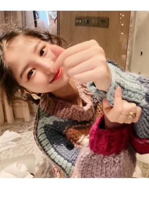 2025新款秋冬季温柔风甜美彩虹条纹毛衣减龄内搭针织宽松外穿上衣