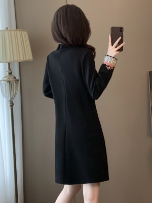 新中式国风连衣裙女冬季高级感加厚加绒刺绣旗袍改良小黑裙小个子