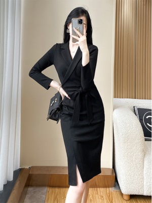 修身西装黑色连衣裙女秋季新款高级感通勤气质干练职业装包臀裙子