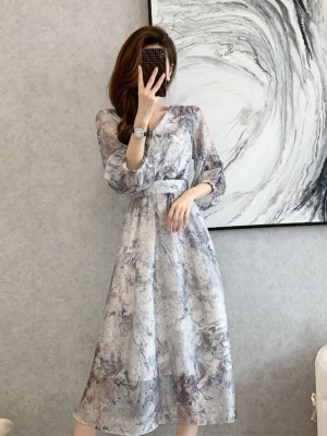 高级感法式雪纺碎花连衣裙女夏2025新款气质高端轻奢收腰显瘦裙子