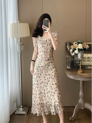 法式复古高级感方领雪纺连衣裙女夏季2025新款绝美仙气碎花长裙子