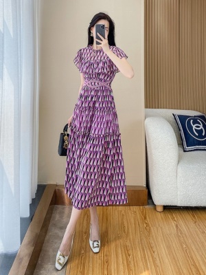 茶歇法式碎花雪纺连衣裙女夏2025夏季新款名媛气质显瘦高级感裙子