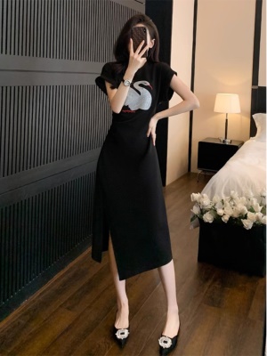 高级感粉色气质连衣裙中长款开叉收腰褶皱遮肚休闲t恤裙子女夏季