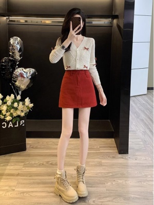 一整套早秋穿搭女装新款盐系洋气减龄气质针织V领上衣短裙两件套