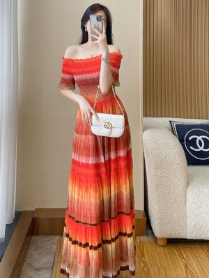 波西米亚一字肩三亚沙滩连衣裙2025夏装新款旅游海边度假露肩裙子