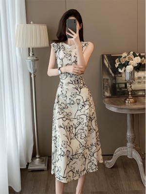 碎花无袖雪纺连衣裙女夏季新款收腰气质高级感绝美法式背心长裙子
