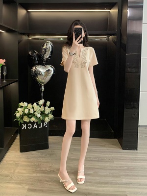 小香风V领连衣裙女夏季2025新款超好看高级感气质国风裙子小个子