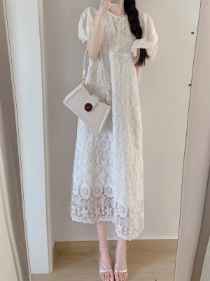 高端洋气减龄精致高级感法式显瘦杏色泡泡袖蕾丝刺绣连衣裙女夏季