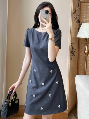 法式轻奢高级感职业灰色连衣裙女2025夏季新款女装气质通勤OL裙子