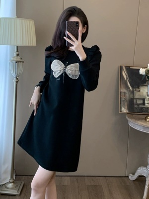 秋冬季黑色加绒加厚气质连衣裙高级感长袖宽松显瘦减龄裙子小个子