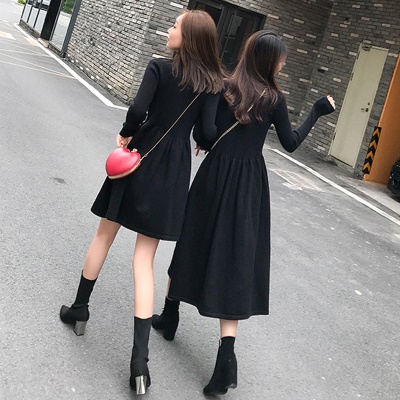 2025秋冬季新款配大衣中长款毛衣小黑裙内搭黑色打底针织连衣裙子