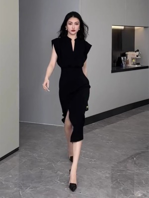 高端黑色包臀礼服开叉连衣裙子女夏新款高级感气质修身显瘦小黑裙