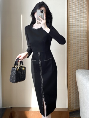 高级感气质黑色包臀连衣裙女春季2025新款显瘦小香风通勤职业裙子