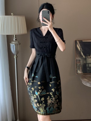 高端黑色新中式连衣裙夏季国风女装2025新款气质刺绣改良马面裙