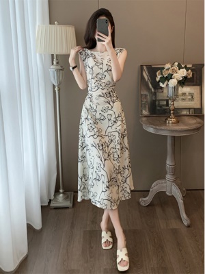 碎花无袖雪纺连衣裙女夏季新款收腰气质高级感绝美法式背心长裙子