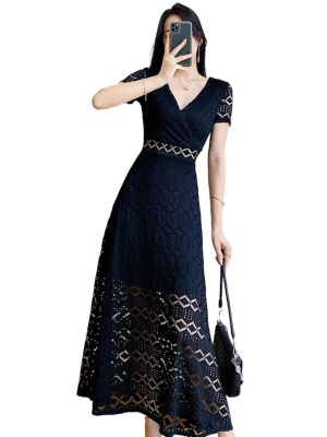 黑色蕾丝连衣裙女夏2025新款高级感女神范气质显瘦V领长裙小黑裙