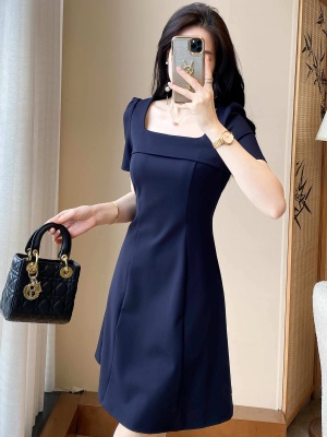 法式轻奢高级感职业连衣裙女2025夏秋季新款女装气质收腰通勤裙子