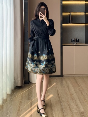 新中式汉服连衣裙2025春装改良国风高端刺绣提花年会晚礼服马面裙