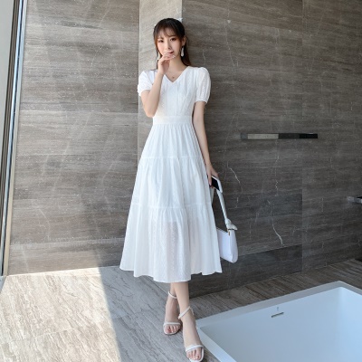 白色短袖连衣裙女仙2025夏季新款名媛气质修身收腰显瘦高级感长裙