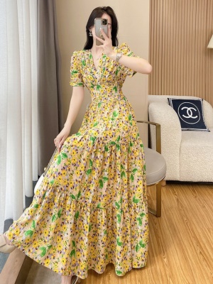 黄色碎花连衣裙法式茶歇收腰显瘦气质长裙雪纺裙子女2025夏季新款