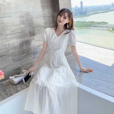 白色短袖连衣裙女仙2025夏季新款名媛气质修身收腰显瘦高级感长裙