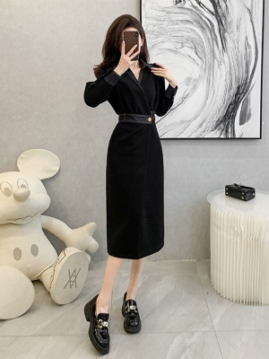 秋冬新款高级感衬衫黑色连衣裙子收腰显瘦职业高端气质V领小黑裙