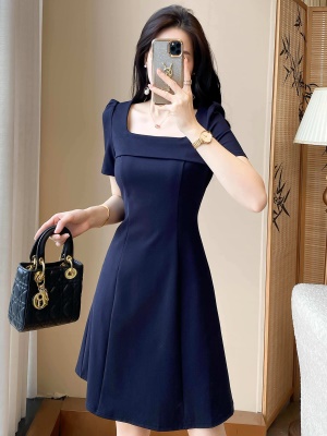 法式轻奢高级感职业连衣裙女2025夏秋季新款女装气质收腰通勤裙子
