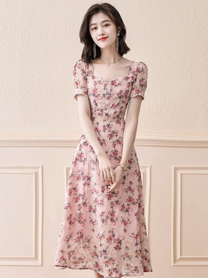 碎花雪纺法式高级感粉色连衣裙女夏2025年夏季新款减龄裙子轻熟风