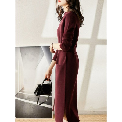 2025年秋冬新款气质御姐轻熟风高级感针织连衣裙收腰显瘦毛衣长裙