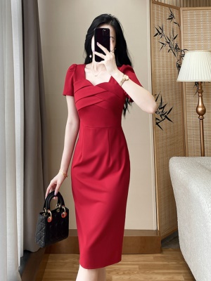 修身显瘦包臀连衣裙女夏款高端气质高级感晚礼服法式赫本风小黑裙