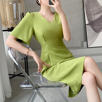 名媛高端裙子高级感气质女神范职业法式V领连衣裙女夏季2025新款