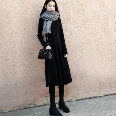 针织连衣裙秋冬2025新款打底小黑裙a字裙配大衣的内搭毛衣长裙子