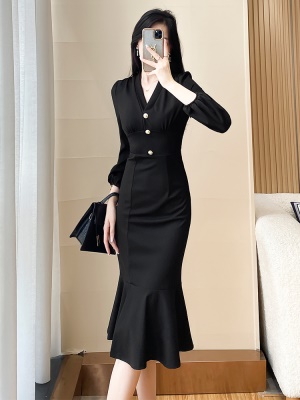 气质名媛修身包臀连衣裙女秋季高级感晚礼服高端法式长裙鱼尾裙子