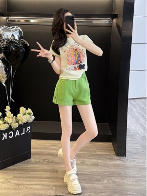 小个子穿搭休闲运动套装夏季减龄洋气多巴胺印花短袖T短裤两件套